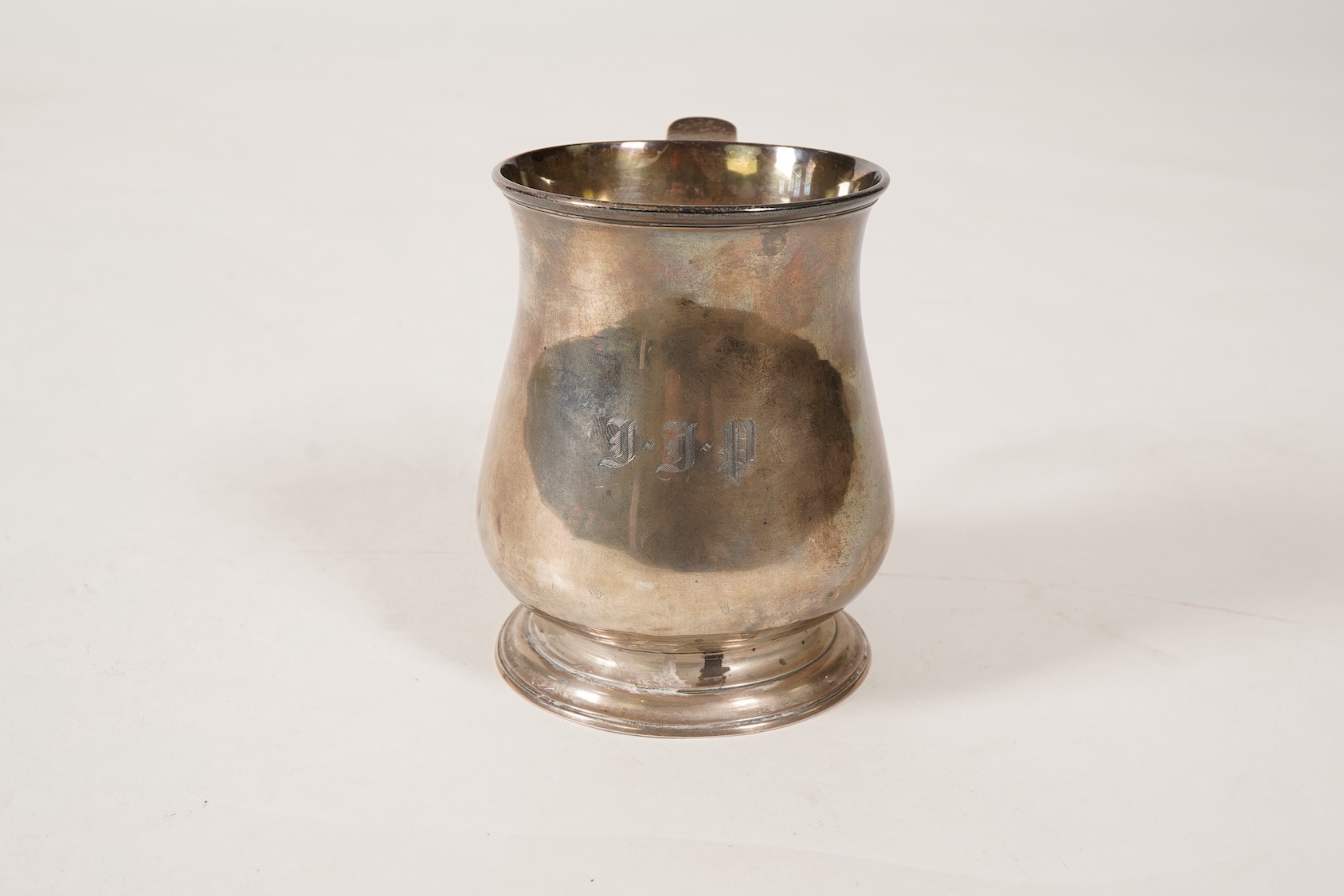 A George II silver mug, by Richard Bayley